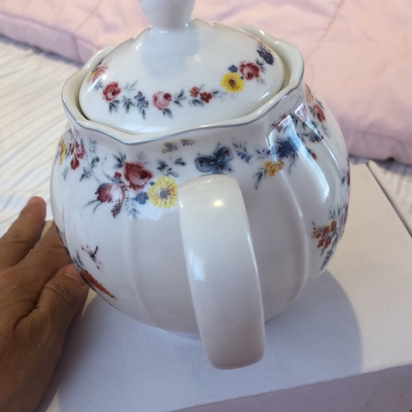 Tea pot - Picture 2 of 3